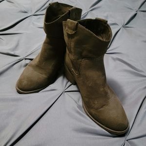 Ladies boots